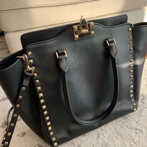 Valentino Garavani The Rockstud Leather Tote
